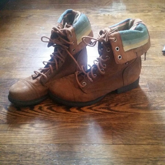 Target Shoes - Combat boots (chestnut colored)