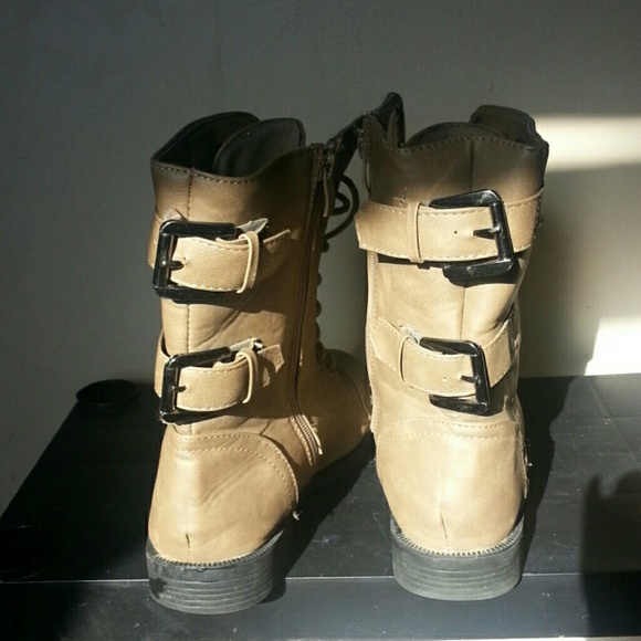 Combat boots tan color - Picture 3 of 3