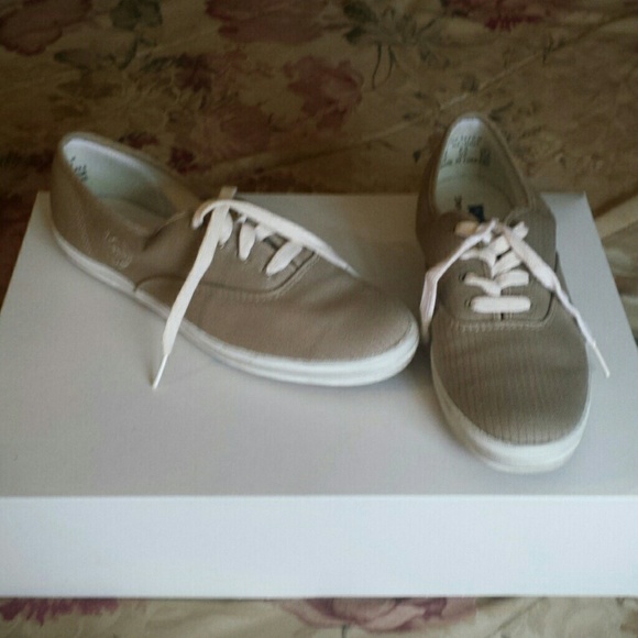 Keds sneakers 8 1/2 womans