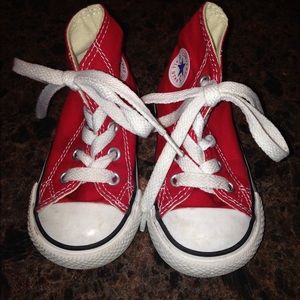 Toddler size 5 converse all stars