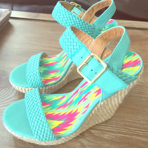 🎀Host Pick🎀Qupid wedge sandals NWOB