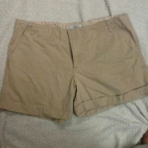 Old Navy Shorts Khakis Size 18 NWOT