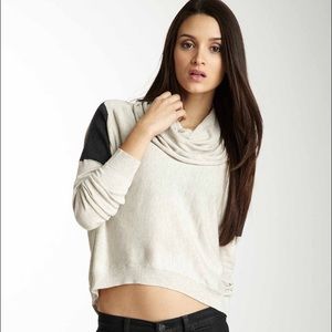 Easy soft sweater top. Very light fabric