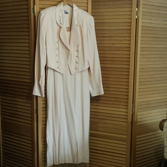 RJ & Co 2 piece  light pink Size 10