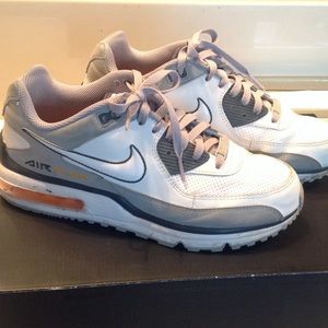 NIKE MEN'S WRIGHT RUNNING SHOE!