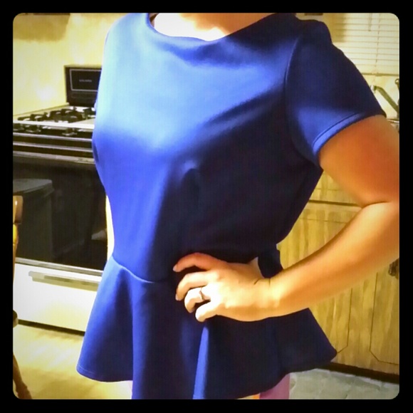 Bisou Bisou peblum top.xl