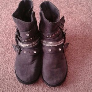 Dark purple has dimoands with belts