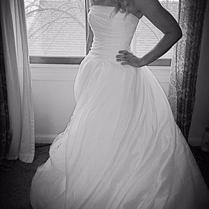 Vera Wang white collection wedding dress.