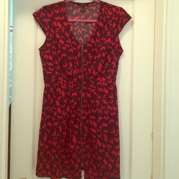 Forever 21 Dresses & Skirts - Zipper front patterned dress