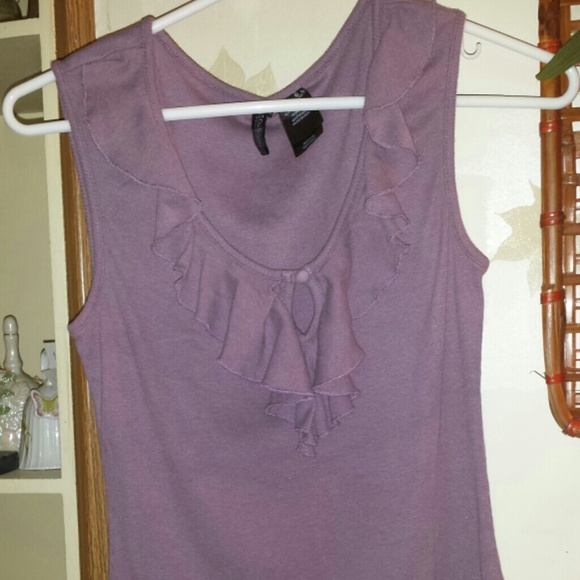 Cute purple top - Picture 1 of 1