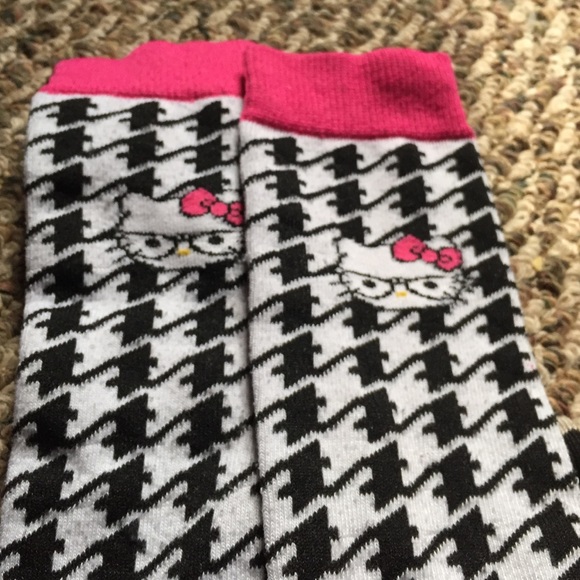Hello Kitty Socks - Picture 2 of 2
