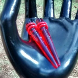 Red tapered earrings 10g