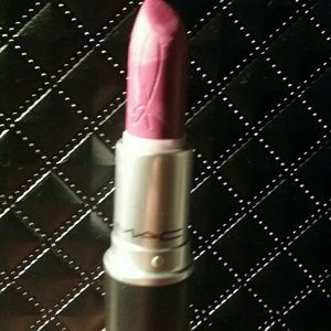 M.A.C. Riri boy retro matte lipstick