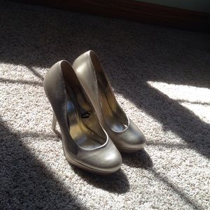 Forever21 matte Gold platform high heeled shoes