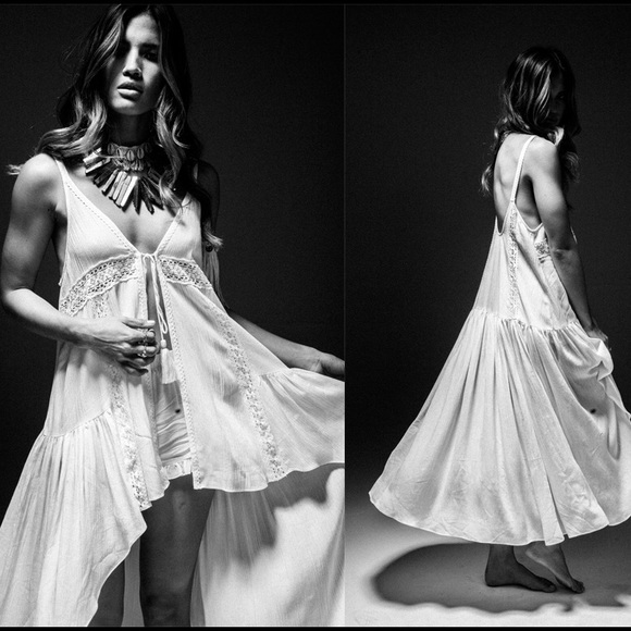 Tops - 🆕Crochet High Low Top