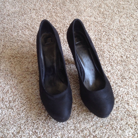 Black cone heel playform shoes