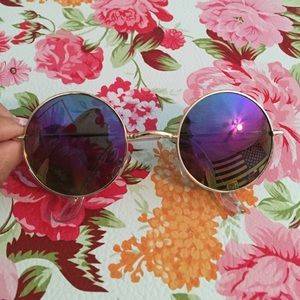 URBAN OUTFITTERS SUNGLASSES