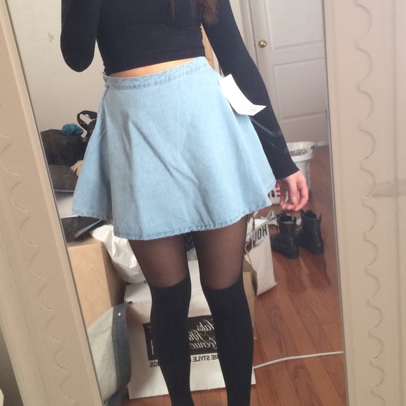 //AA Light Wash Denim Circle Skirt// - Picture 4 of 4