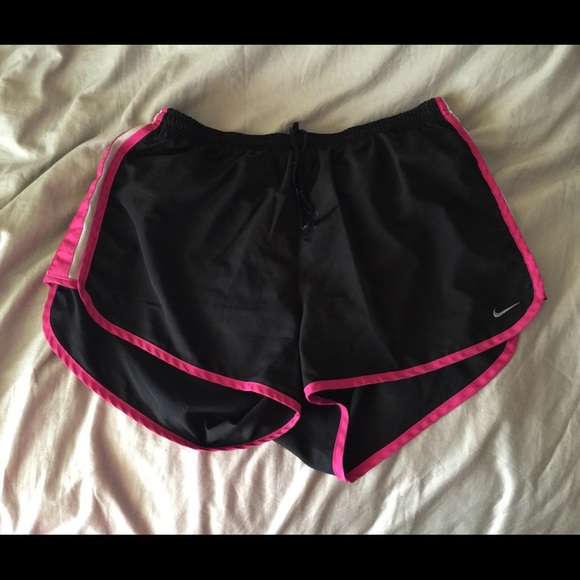Nike tempo L