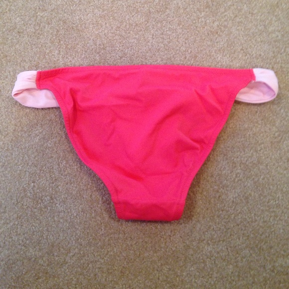 Bikini 👙 - Picture 2 of 3