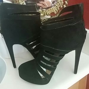 BRAND NEW Just Fab heels!