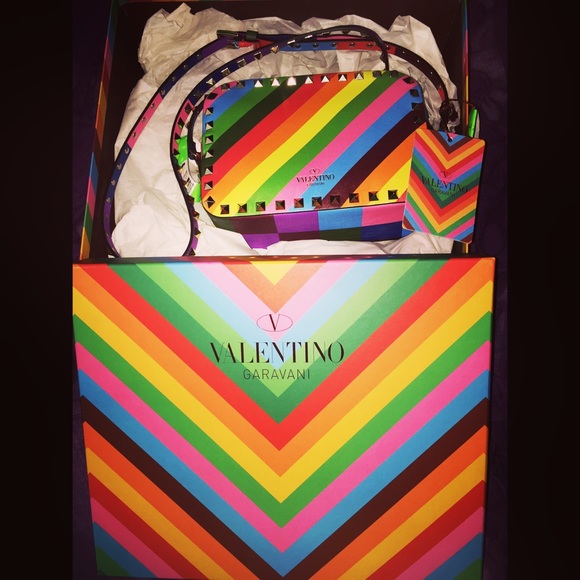 Just sharing😍🌈 1973 Rockstud Camera Bag