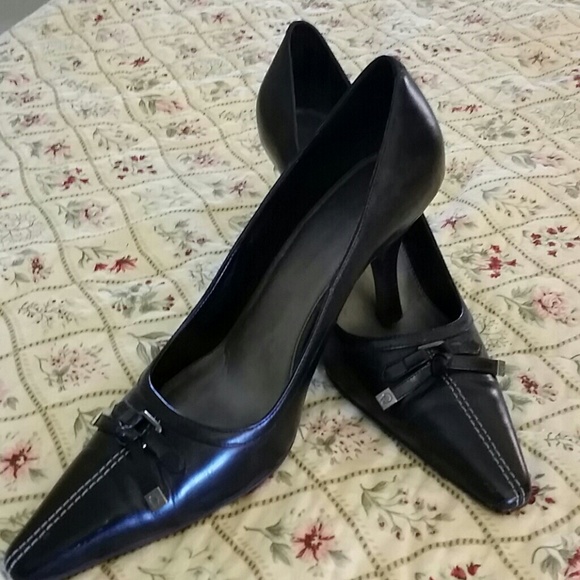 Etienne Aigner Black Pumps