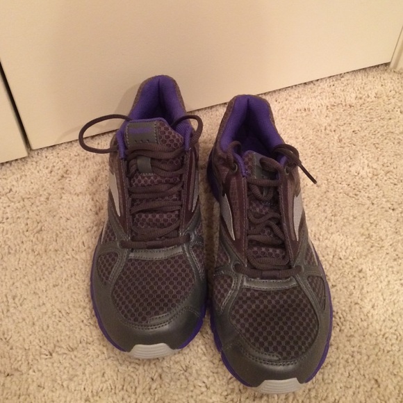 Reebok Sneakers