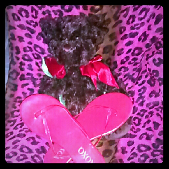 Xoxo sandals - Picture 1 of 2