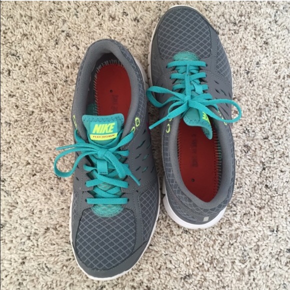 Nike 8 - Picture 2 of 3