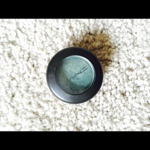 MAC Cosmetics eyeshadow 'Steamy'