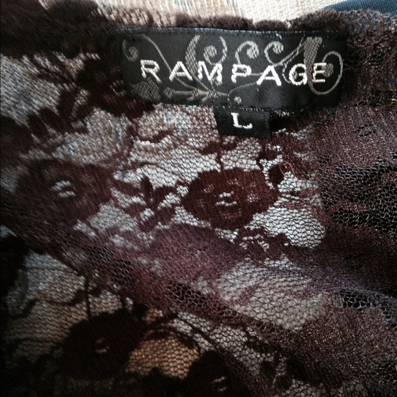 🚫SOLD🚫RAMPAGE Victorian Romantic Brown Lace Top - Picture 3 of 3