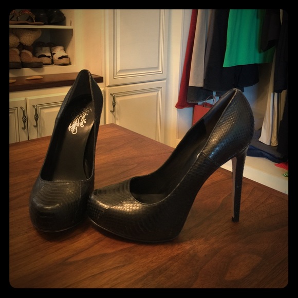 Alejandro Ingelmo Black Snake Skin pumps