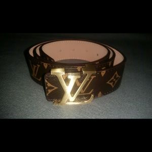 Louis vuitton belt, used only once, size