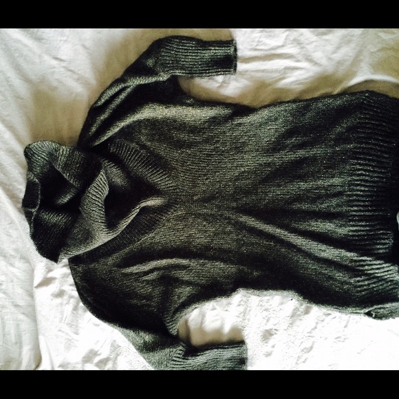 EXPRESS sweater 3/4 sleeve. Black and gold
