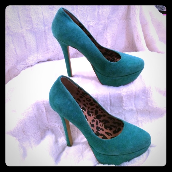 Jessica Simpson Green Suede Shoes