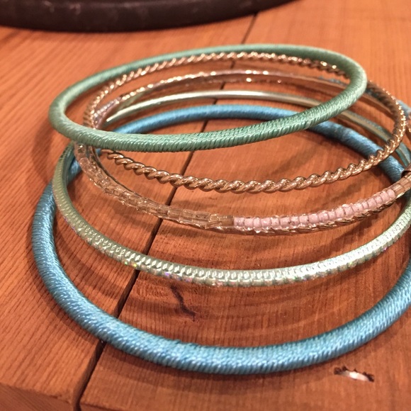 Turquoise and silver bangle stack - Picture 2 of 3