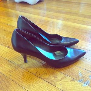 Classic chocolate brown pumps