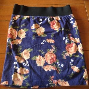Floral mini skirt