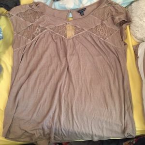American eagle shorter sleeved top