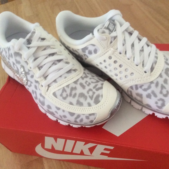 BNIB NIKE LEOPARD BLING - Picture 2 of 4