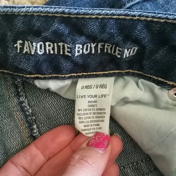 SOLD! American Eagle Favorite Boyfriend Jeans - Picture 2 of 3