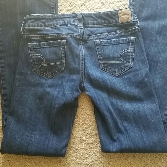 SOLD! American Eagle Favorite Boyfriend Jeans - Picture 3 of 3