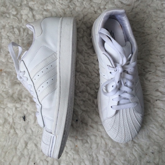 adidas schuhe original superstars frauen größe 75 poshmark adidas schuhe original superstars frauen größe 75 poshmark