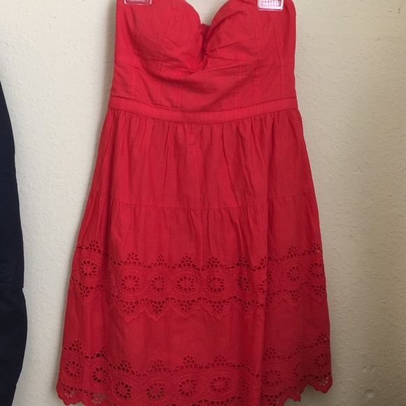 FLASH SALE!!💥Red Strapless Eyelet dress