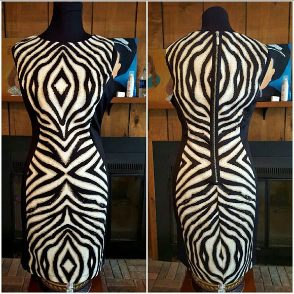 SOLD Bisou bisou zebra style fitted dress - Picture 4 of 4