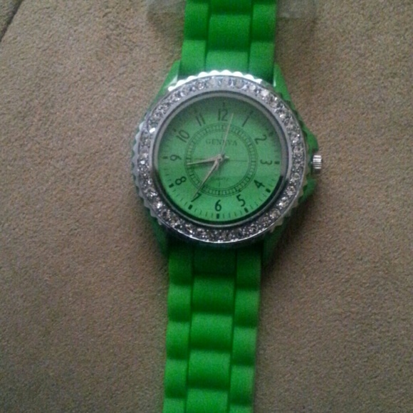 Watch - Picture 2 of 3