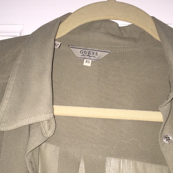 Guess button up - Picture 3 of 3