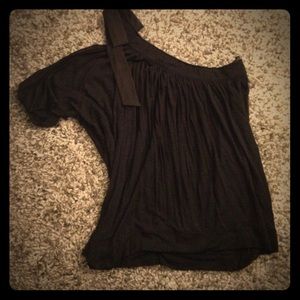 Guess one shoulder sleeve top