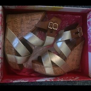 Chinese Laundry wedges